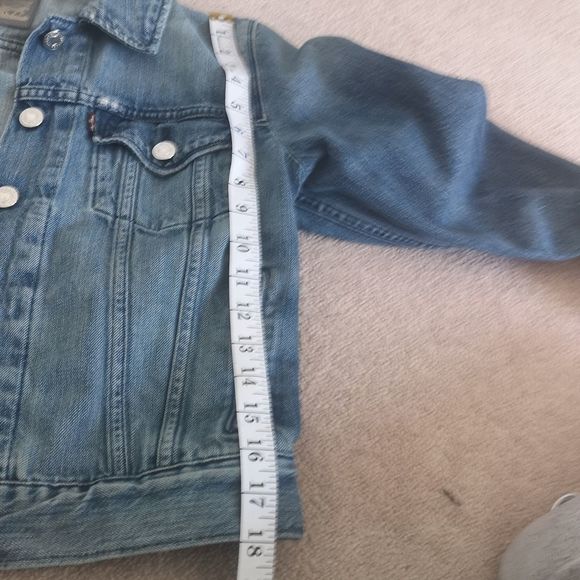 🌸🌸 Levi Vintage Ladies Distressed  Denim Jeans Jacket  Washed Blue Large 🌸🌸 - Picture 14 of 15